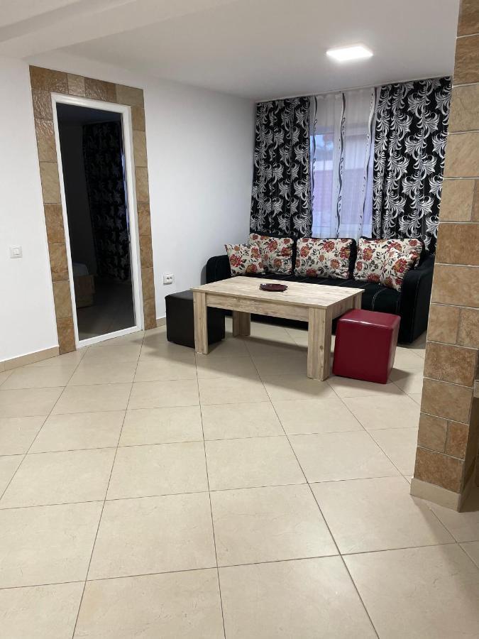 Vila Vlad Două Mai Εξωτερικό φωτογραφία